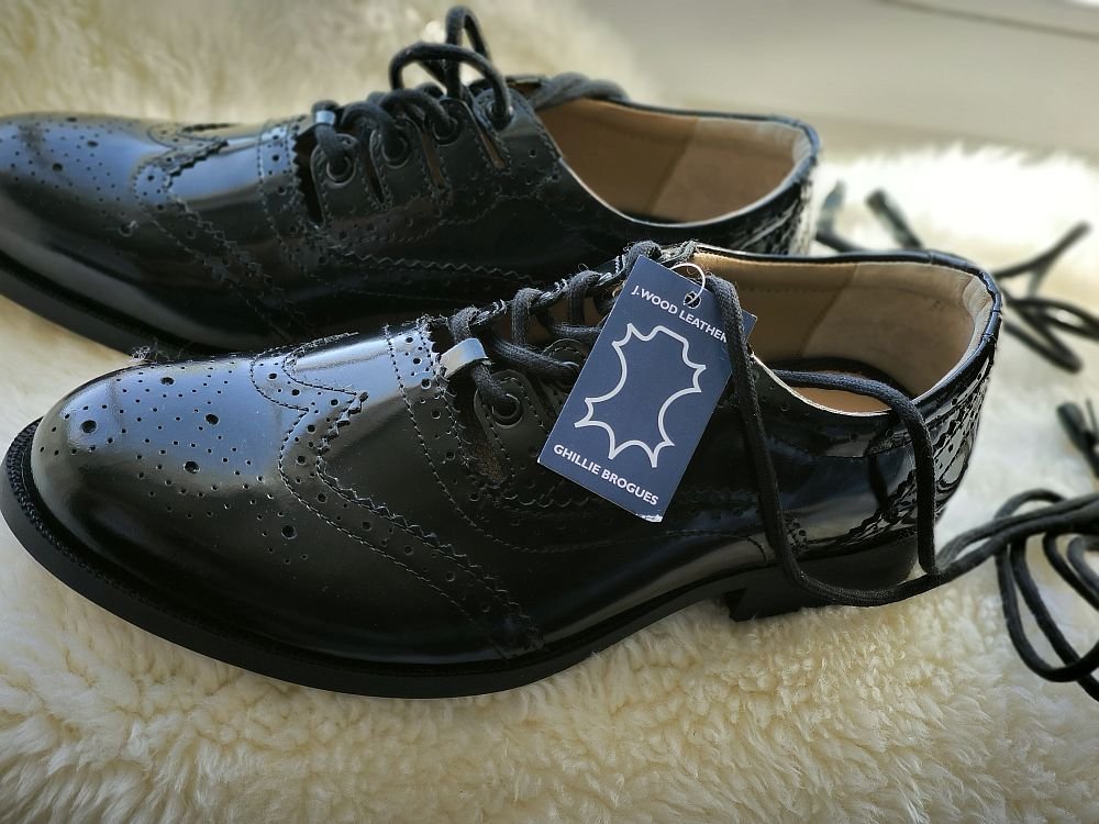 Ghillie Brogues (täisnahast šoti pidulik jalanõu)